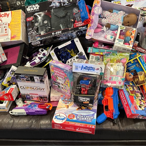 Mystery Box of Toys 4-5 new or like new toys, games etc up to 5lb - Picture 4 of 4